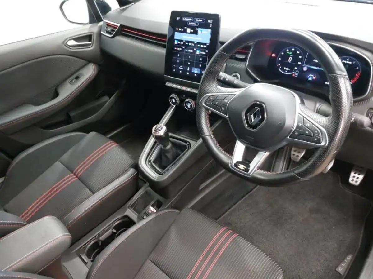 2023-renault-clio-10-tce-rs-line-big-17