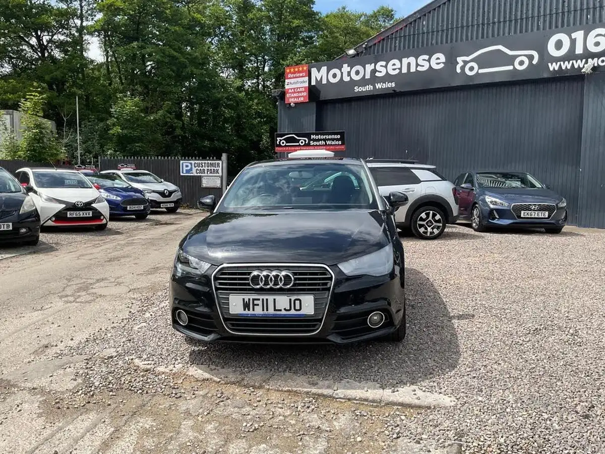 2011-audi-a1-14-sport-tfsi-hatchback-3d-big-38