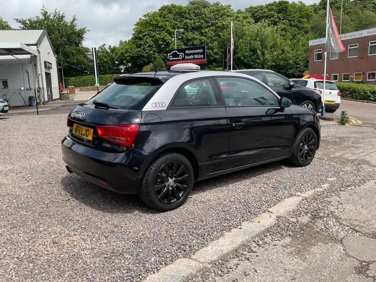 2011-audi-a1-14-sport-tfsi-hatchback-3d-big-62