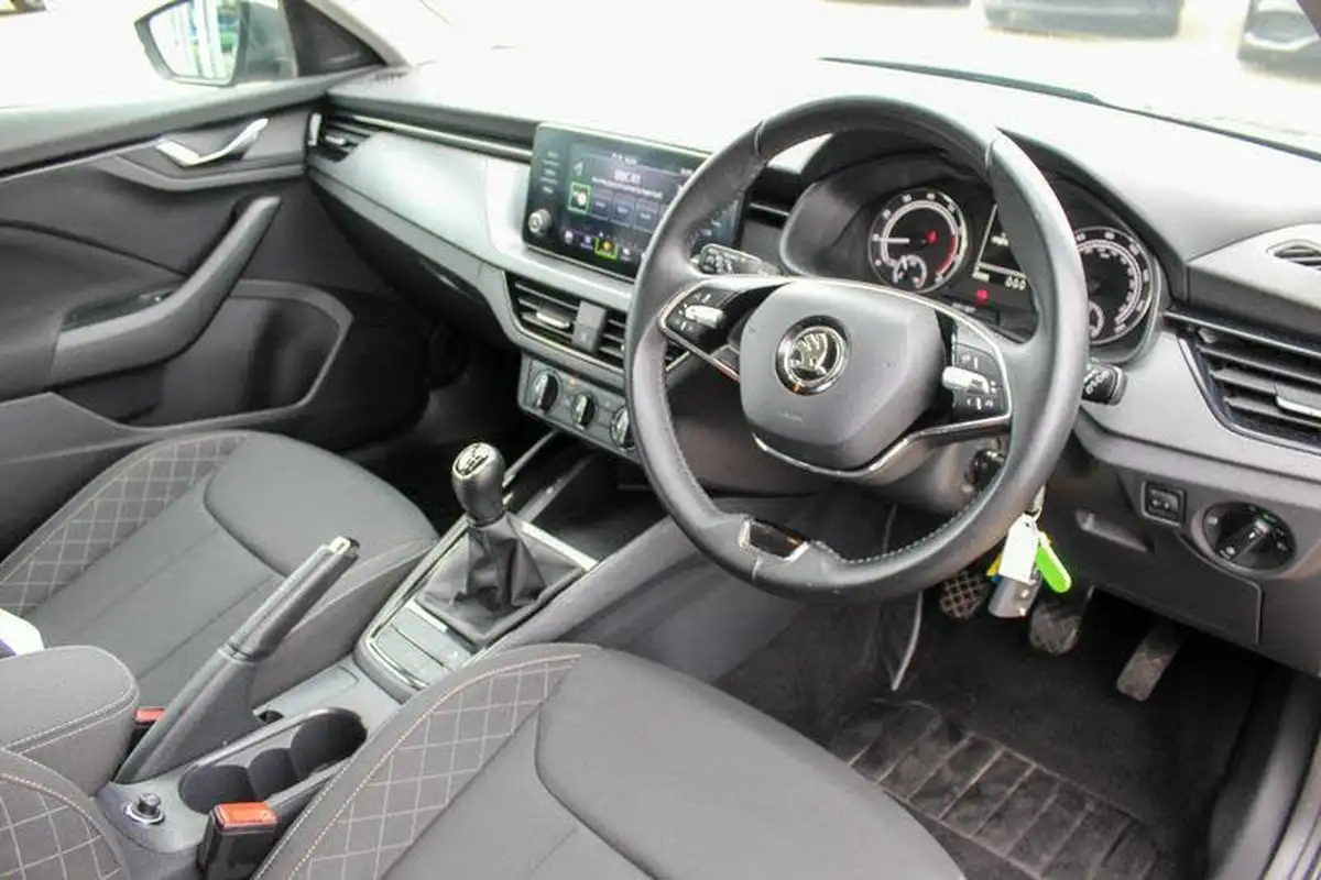 2023-skoda-kamiq-10-tsi-se-109ps-big-20