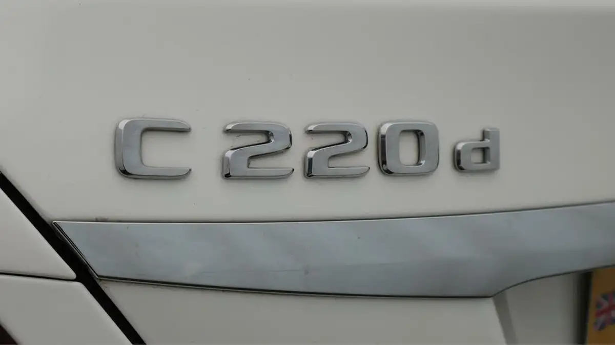 2020-mercedes-benz-c-class-20d-c220d-sport-edition-premium-plus-saloon-4d-big-23