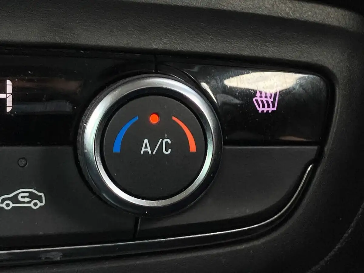 2022-vauxhall-crossland-12-elite-edition-130ps-big-40