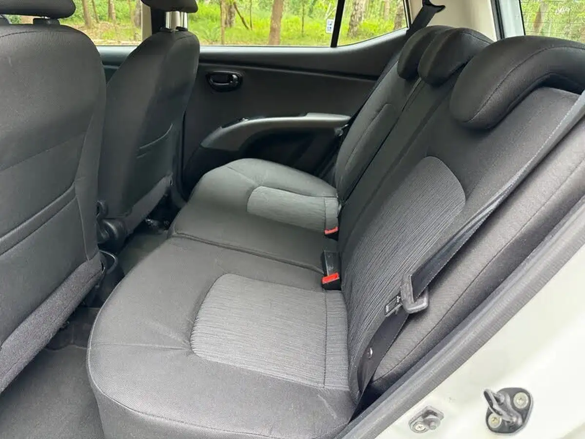 2012-hyundai-i10-12-active-big-18
