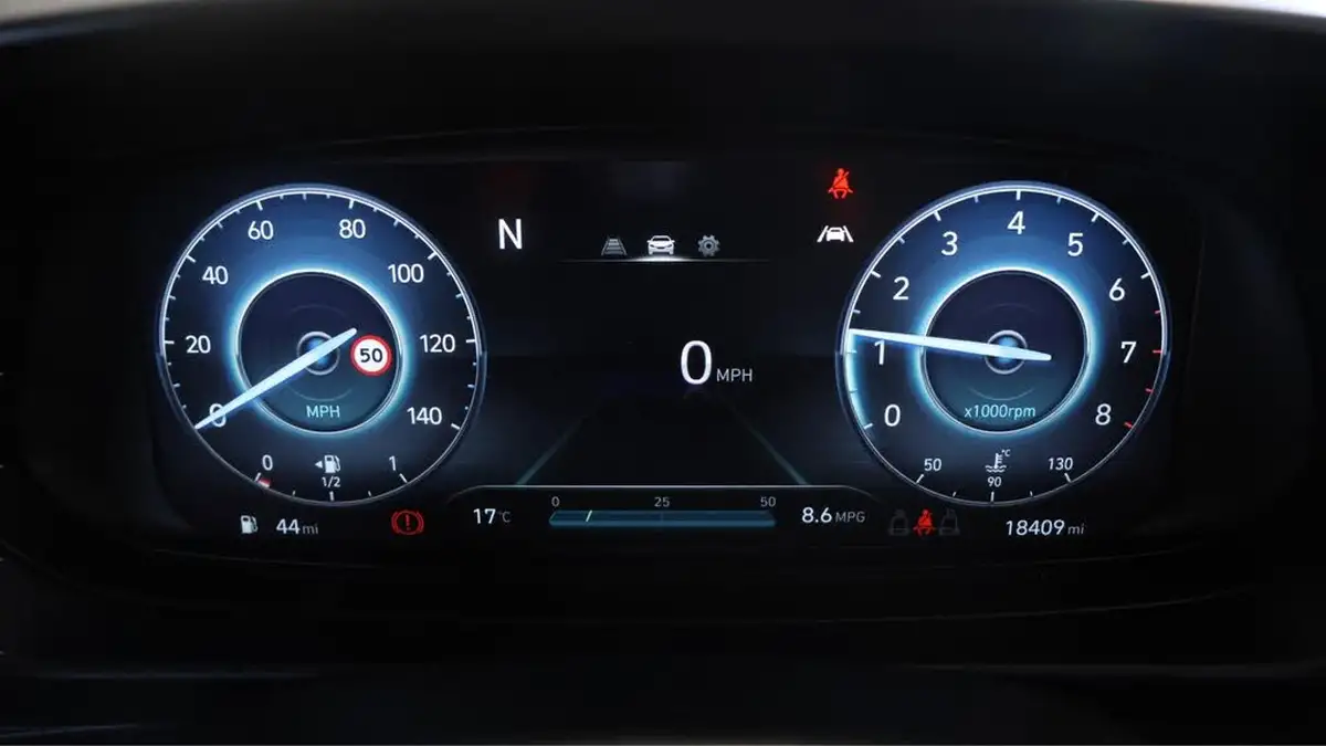 2022-hyundai-i20-10-t-gdi-se-connect-eclutch-imt-big-10