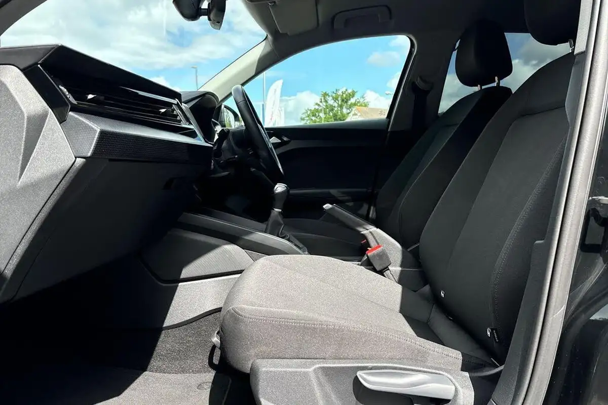 2022-audi-a1-10-25-tfsi-technik-big-26