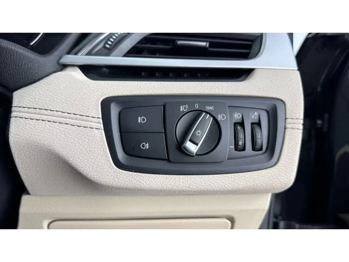 2021-bmw-x1-20-xdrive20i-xline-big-30