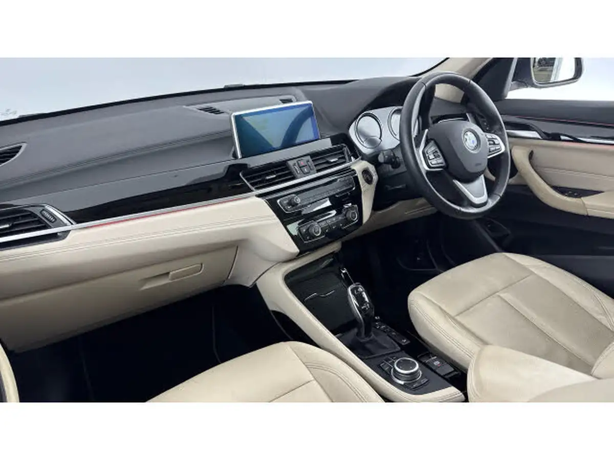 2021-bmw-x1-20-xdrive20i-xline-big-6