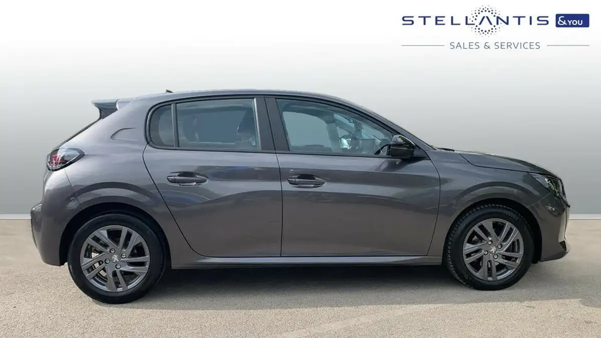2022-peugeot-208-12-puretech-active-premium-100bhp-eat8-big-1