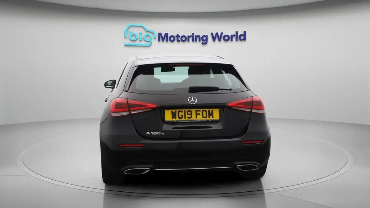 2019-mercedes-benz-a-class-15d-a180d-sport-executive-hatchback-5d-7g-dct-big-6
