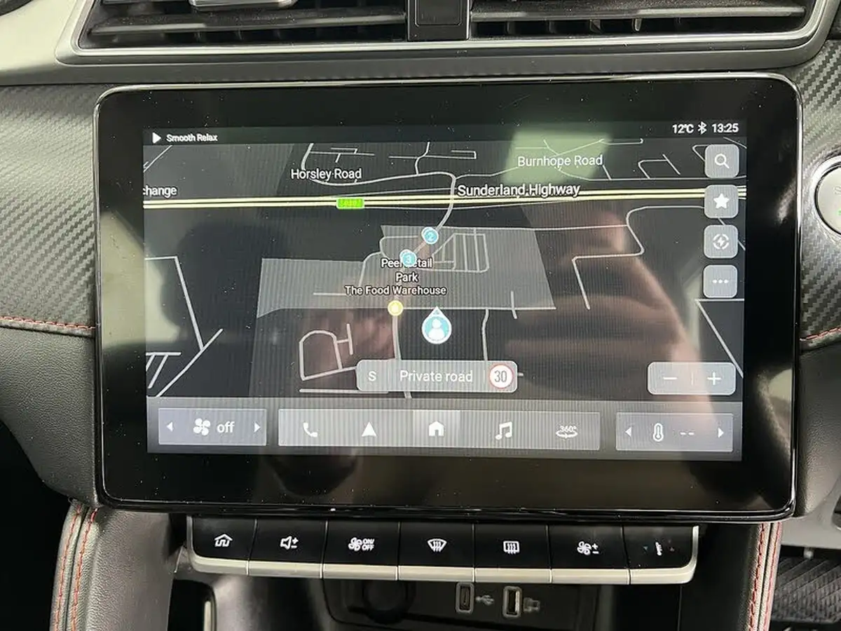 2022-mg-zs-suv-e-trophy-ev-176ps-big-12
