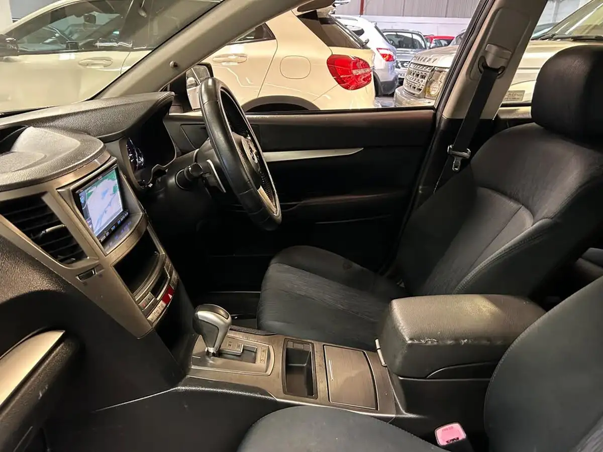 2011-subaru-legacy-20-es-lineartronic-big-29