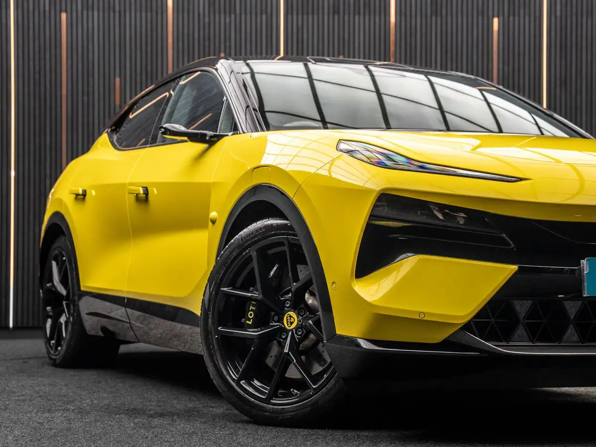2023-lotus-eletre-e-r-big-6