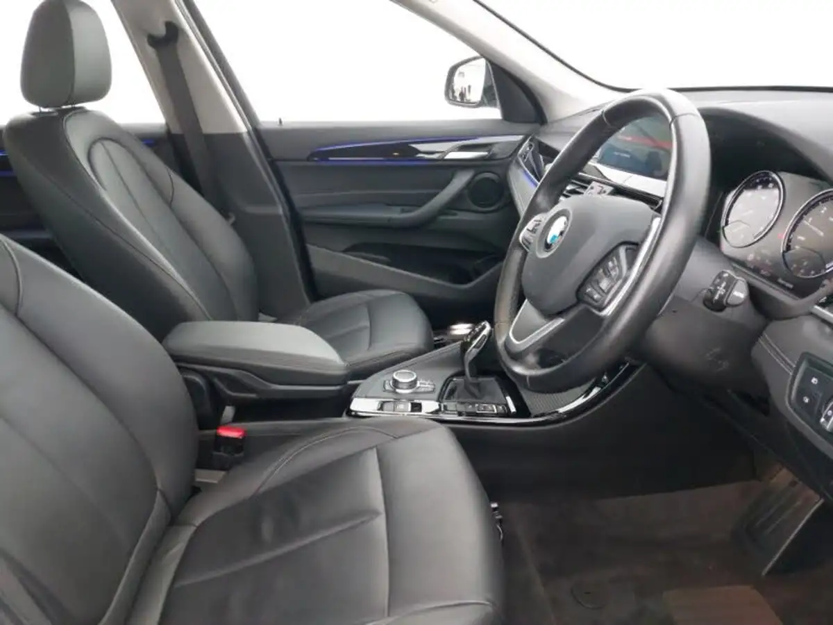 2021-bmw-x1-20-sdrive20i-xline-big-10