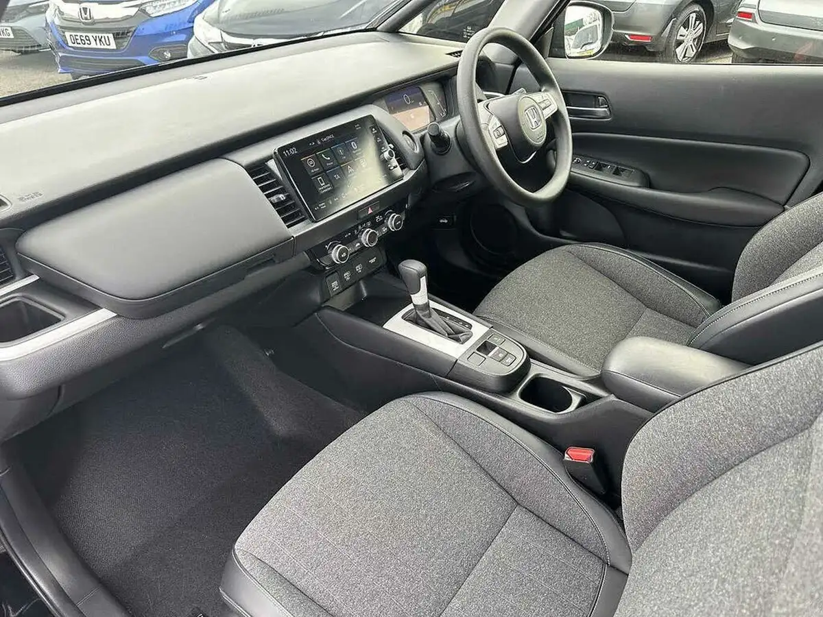 2023-honda-jazz-15-i-mmd-sr-big-0