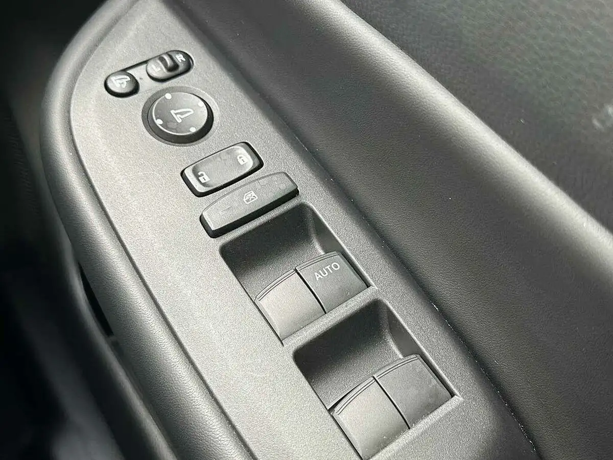 2023-honda-jazz-15-i-mmd-sr-big-28