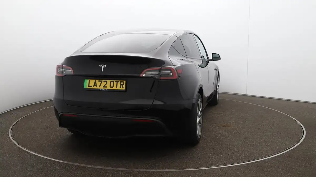 2022-tesla-model-y-e-rwd-big-55