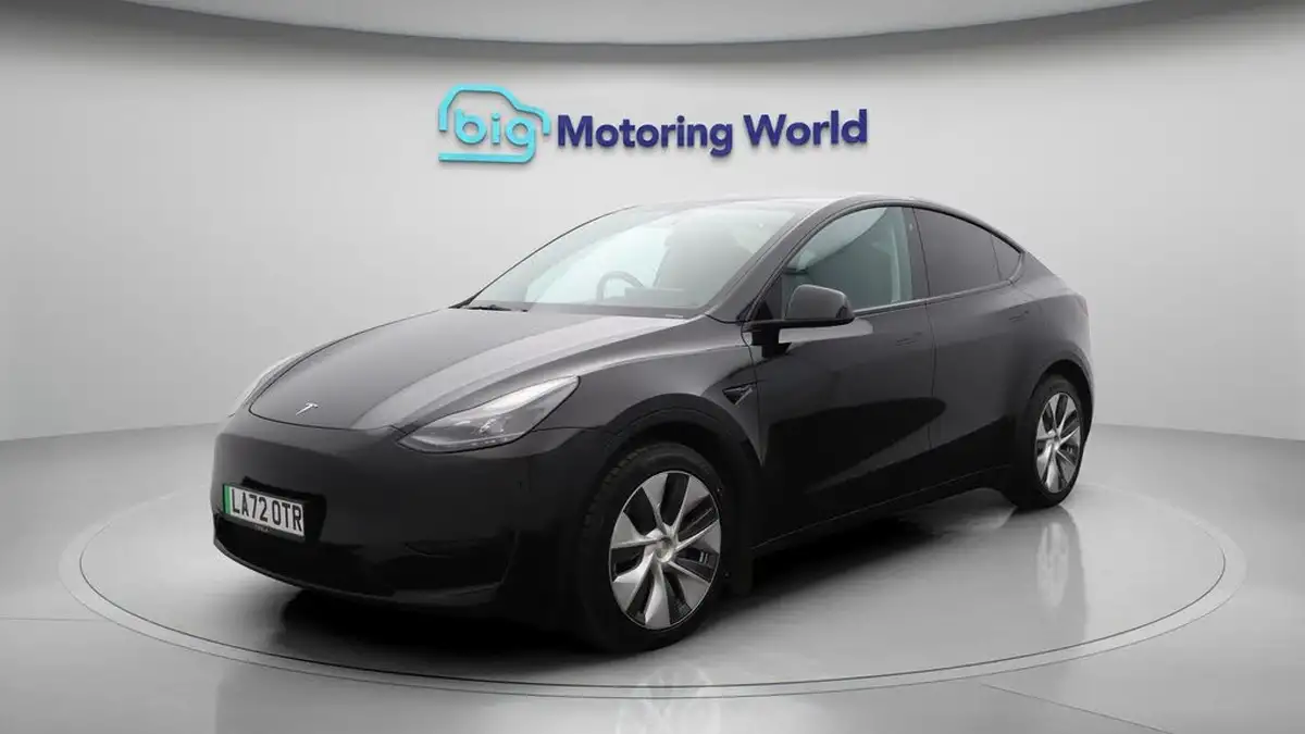 2022-tesla-model-y-e-rwd-big-3
