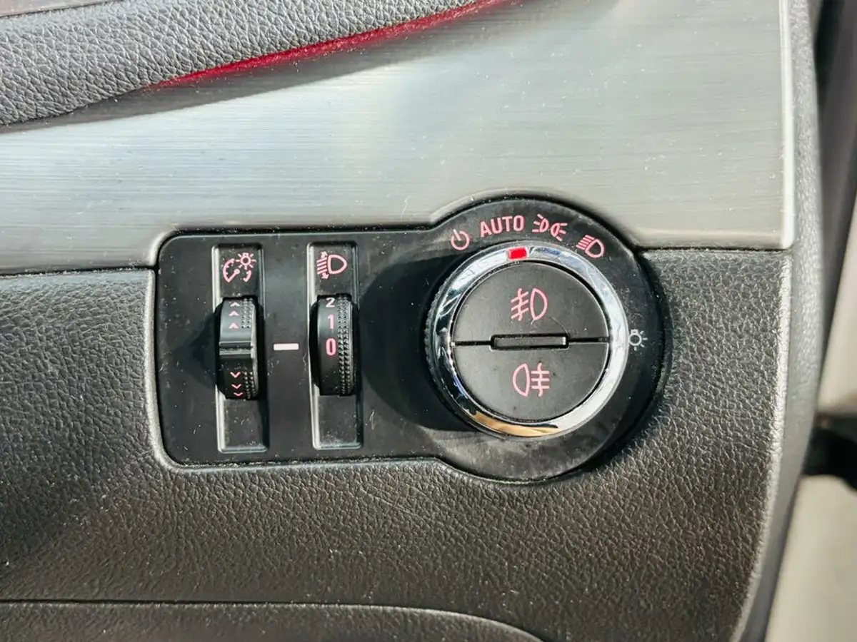 2014-vauxhall-mokka-17cdti-se-fwd-auto-big-13