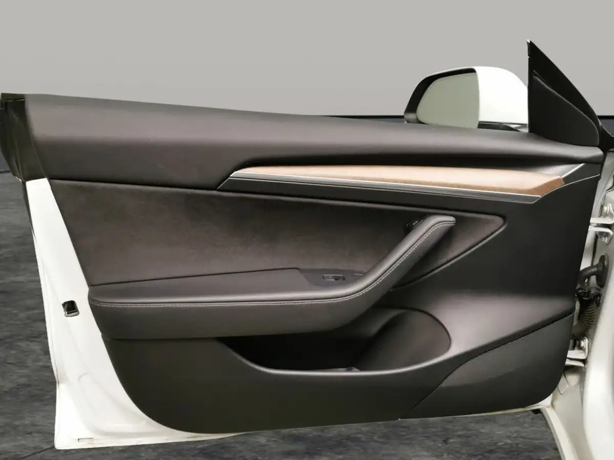 2021-tesla-model-3-e-long-range-4x4-big-35