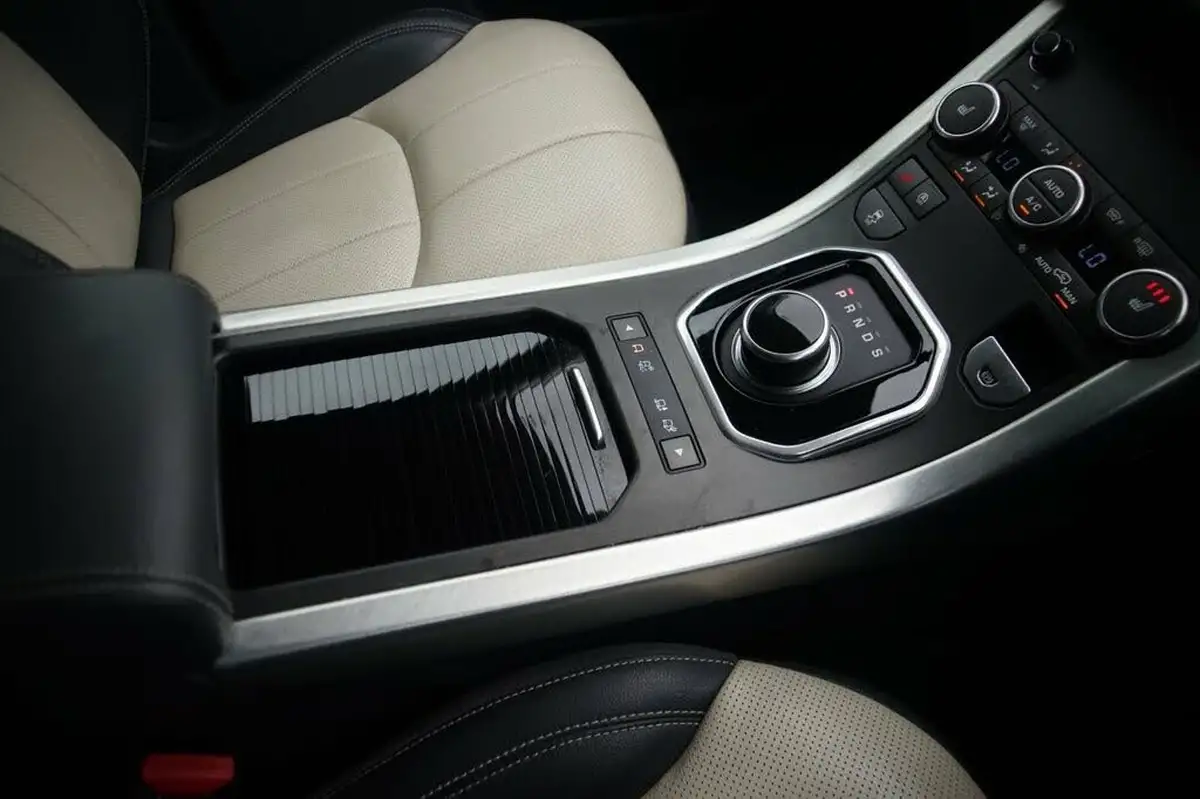 2018-land-rover-range-rover-evoque-20td4-se-tech-hatchback-5d-auto-big-7