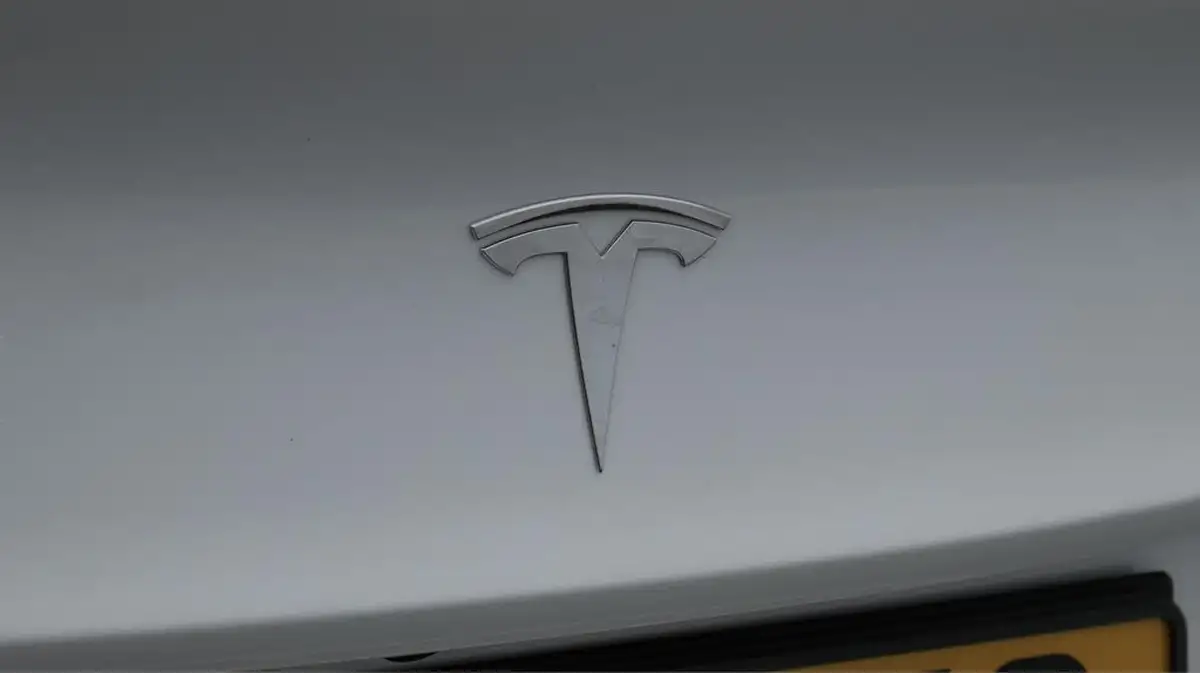 2021-tesla-model-3-e-standard-plus-big-21