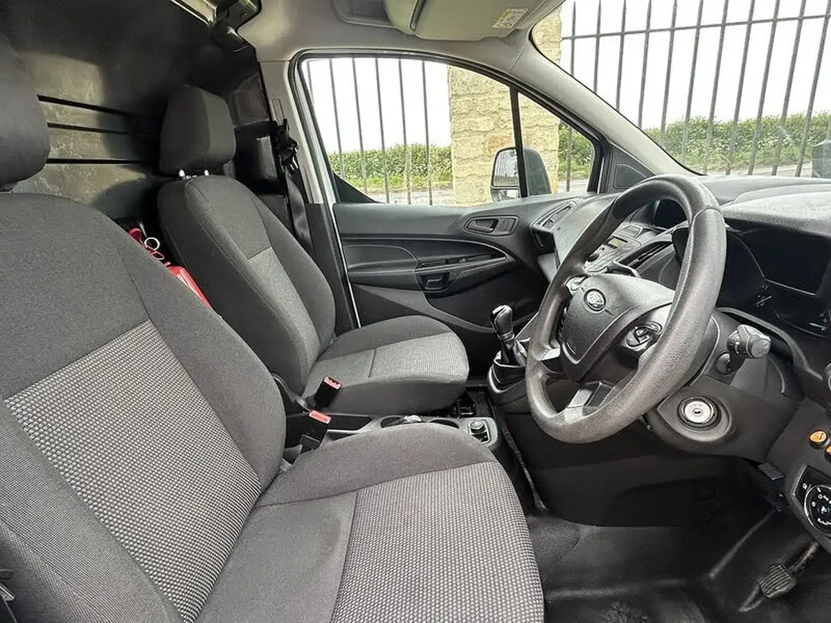2017-ford-transit-connect-15tdci-l1-200-econetic-big-13
