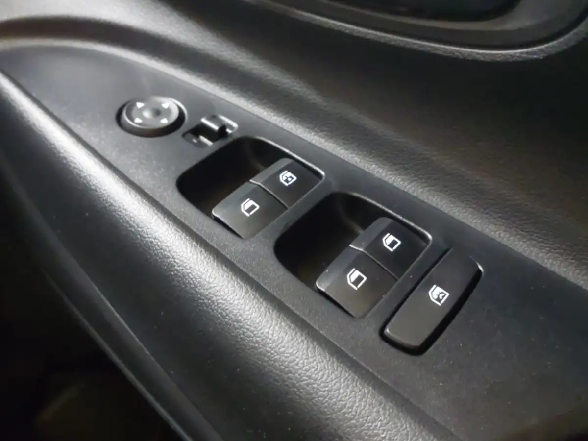 2024-hyundai-kona-e-ultimate-218ps-65kwh-big-18