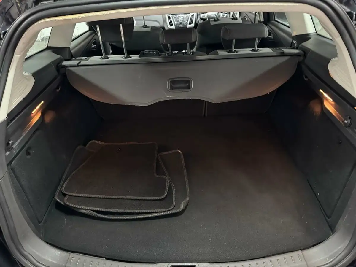 2012-ford-focus-16tdci-zetec-115ps-estate-big-24