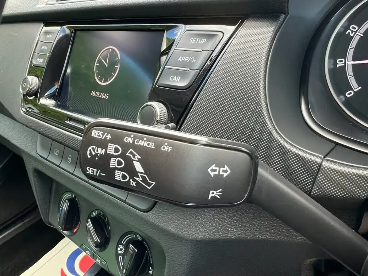 2021-skoda-fabia-10-tsi-se-95ps-estate-big-22