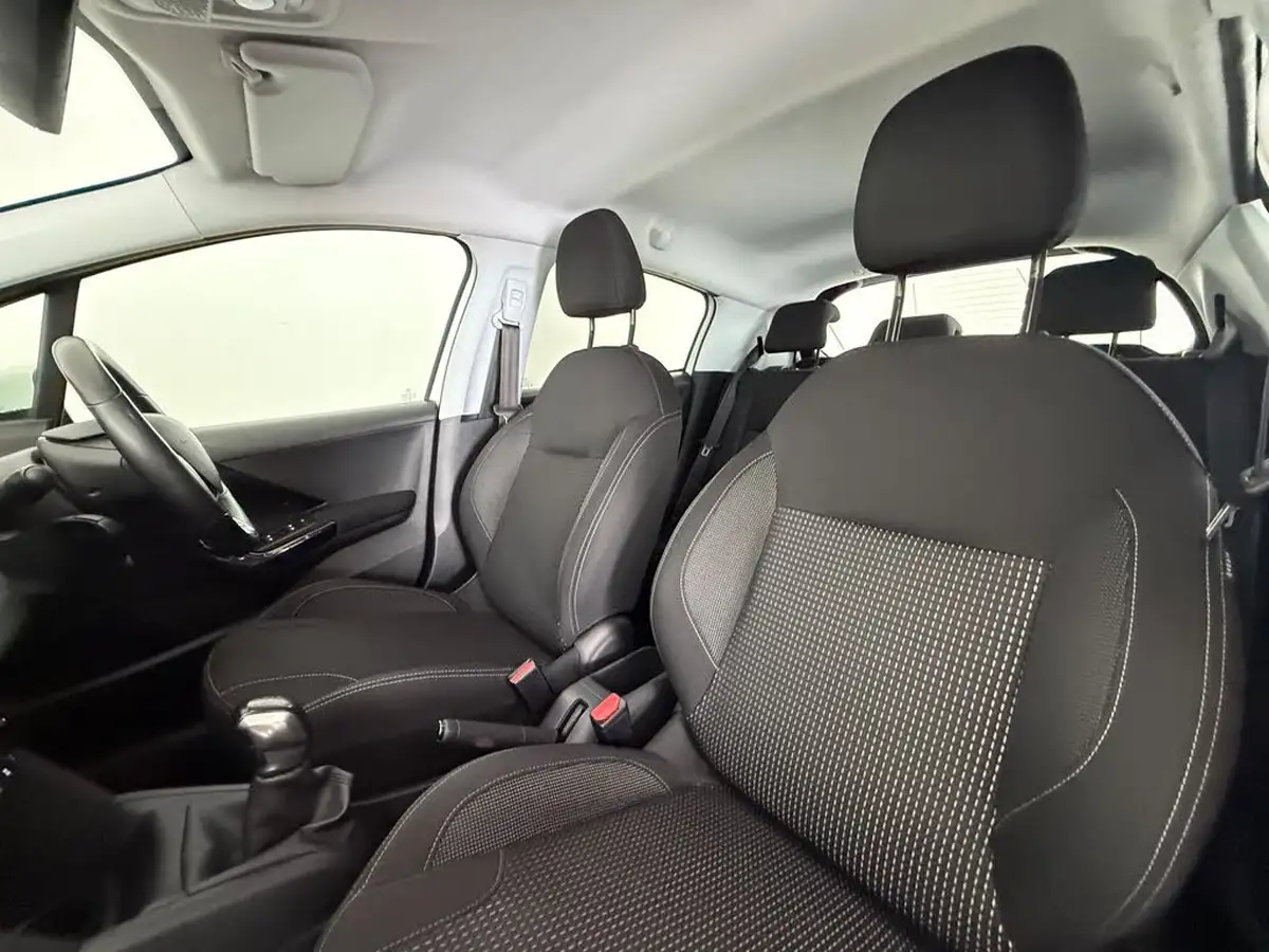 2019-peugeot-208-12-puretech-tech-edition-82bhp-big-16