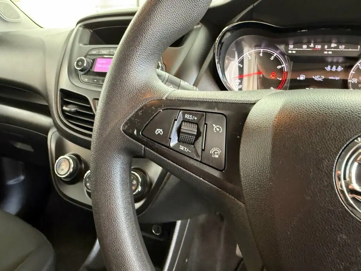2018-vauxhall-viva-big-26