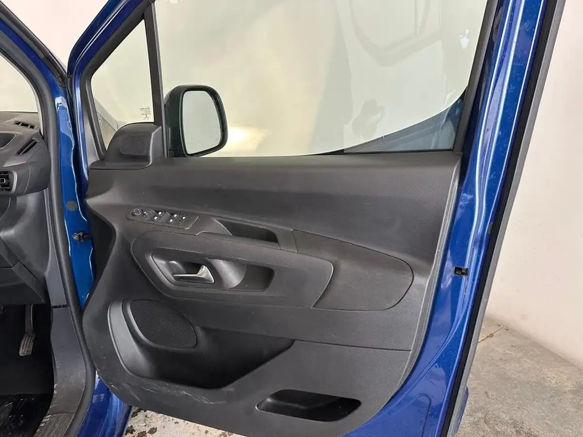 2022-vauxhall-combo-life-15-se-100ps-big-34