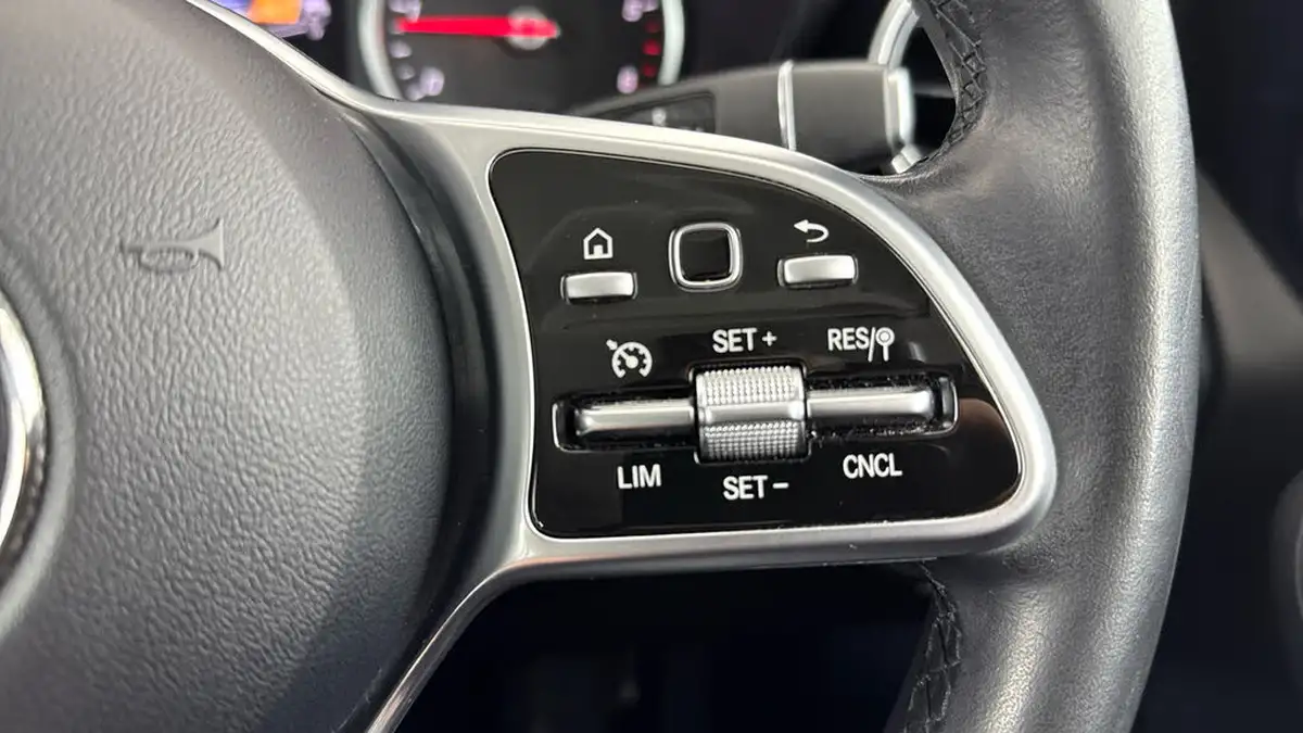 2020-mercedes-benz-glc-class-20d-glc220d-sport-big-21
