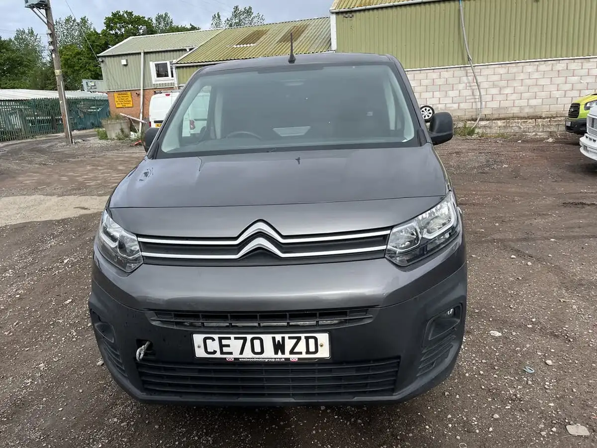 2020-citroen-berlingo-15bluehdi-950-enterprise-100pseu6dt-e-ss-panel-big-19