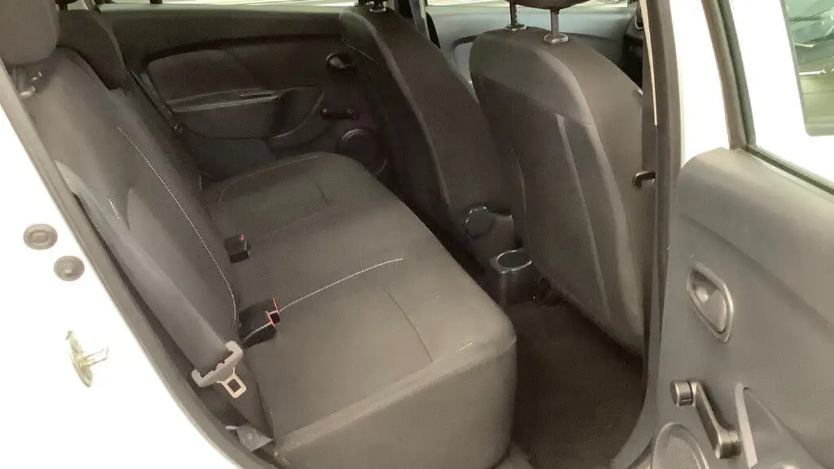 2018-dacia-sandero-10-sce-essential-big-7