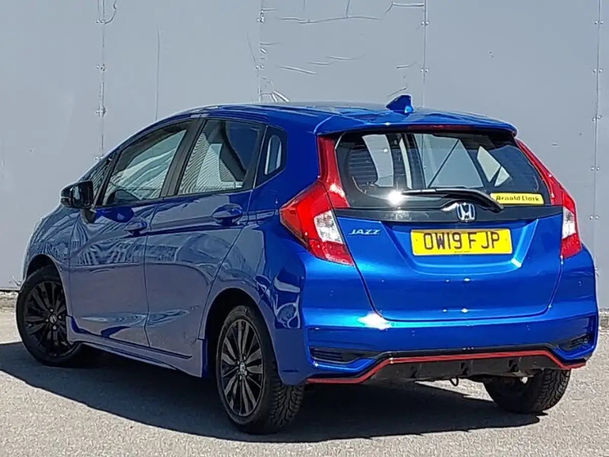 2019-honda-jazz-15-i-vtec-sport-big-1