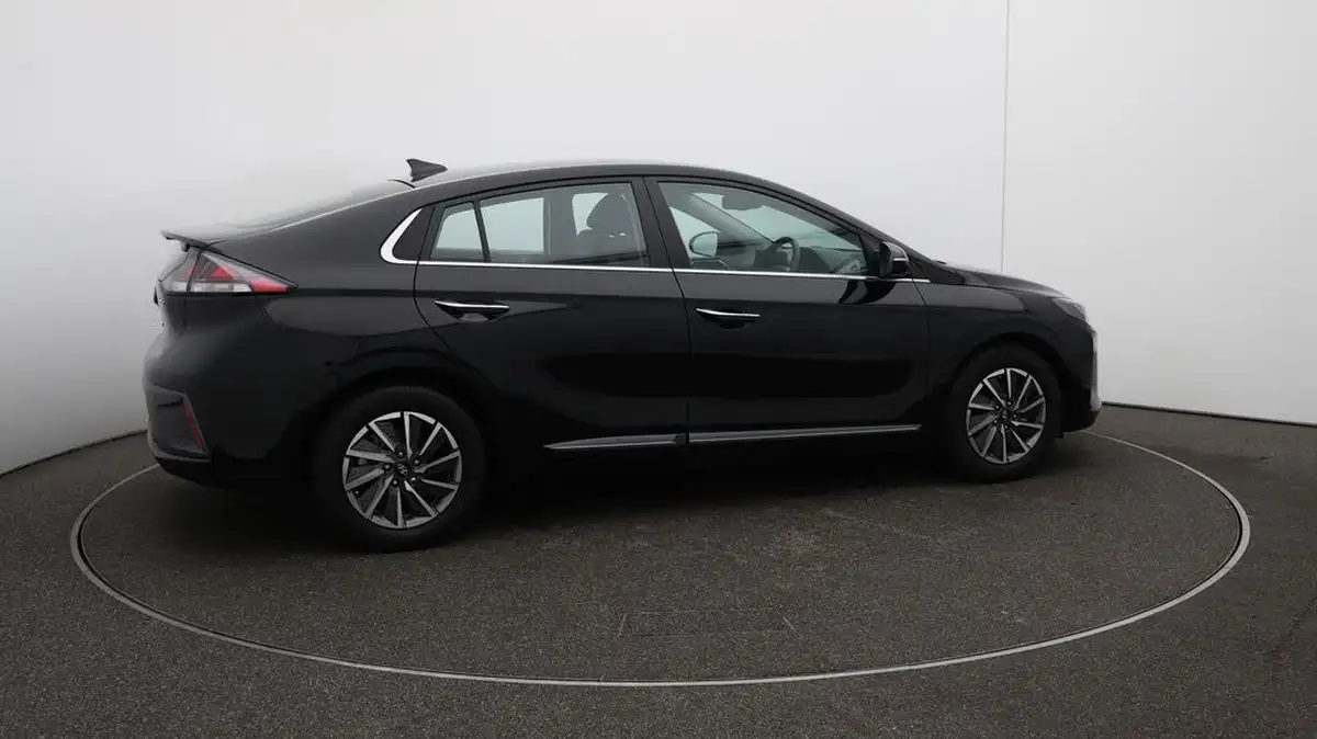 2022-hyundai-ioniq-e-premium-electric-big-45