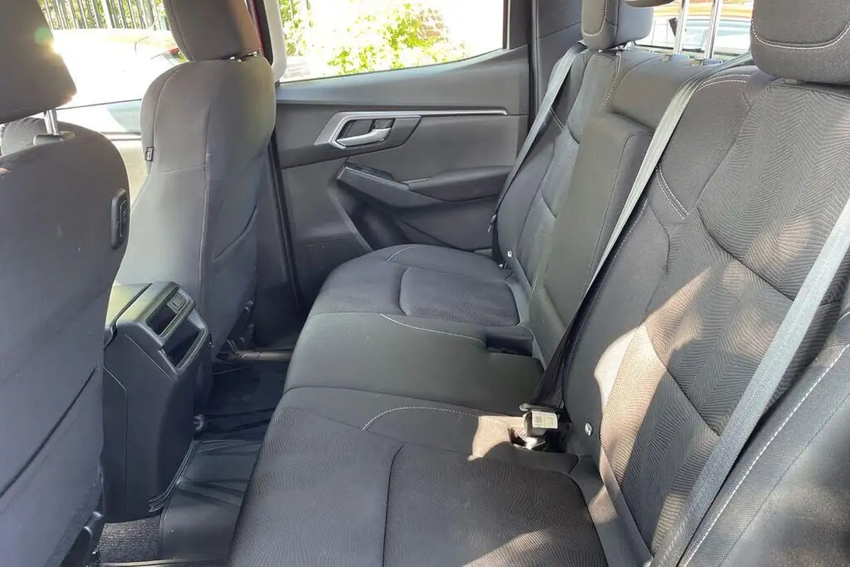 2021-isuzu-d-max-19td-dl20-double-pickup-auto-big-25
