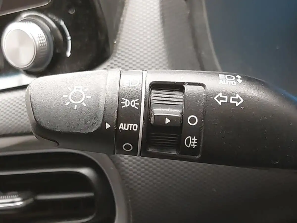 2021-hyundai-kona-e-premium-204ps-64kwh-7kw-obc-big-16