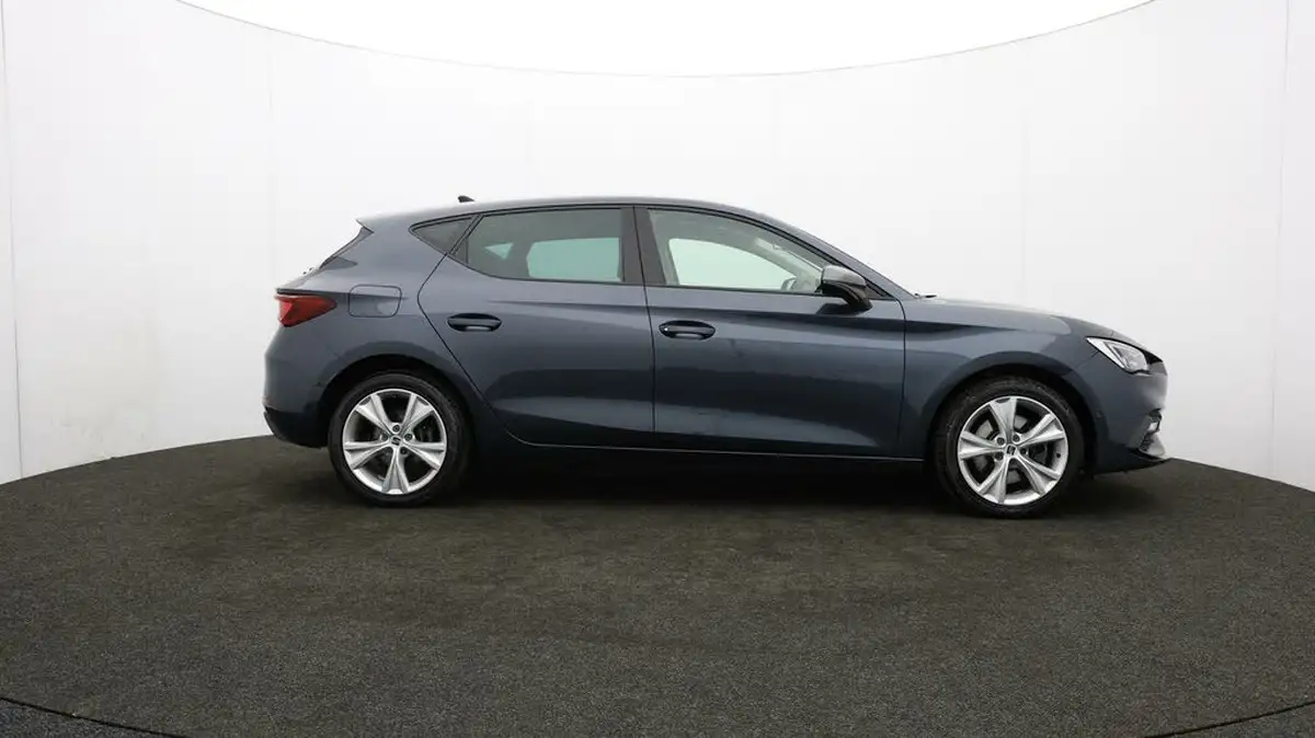 2020-seat-leon-14-e-hybrid-fr-hatchback-big-40