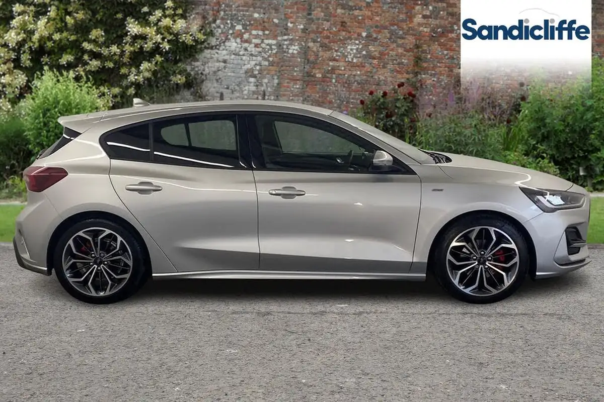 2024-ford-focus-10t-st-line-x-125ps-hatchback-big-2