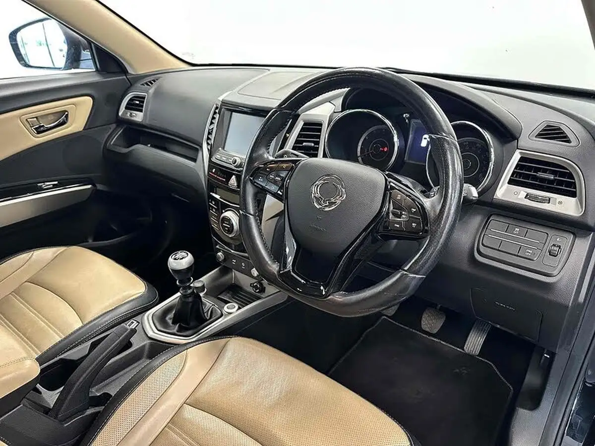 2019-kgm-ssangyong-tivoli-16-ultimate-big-8