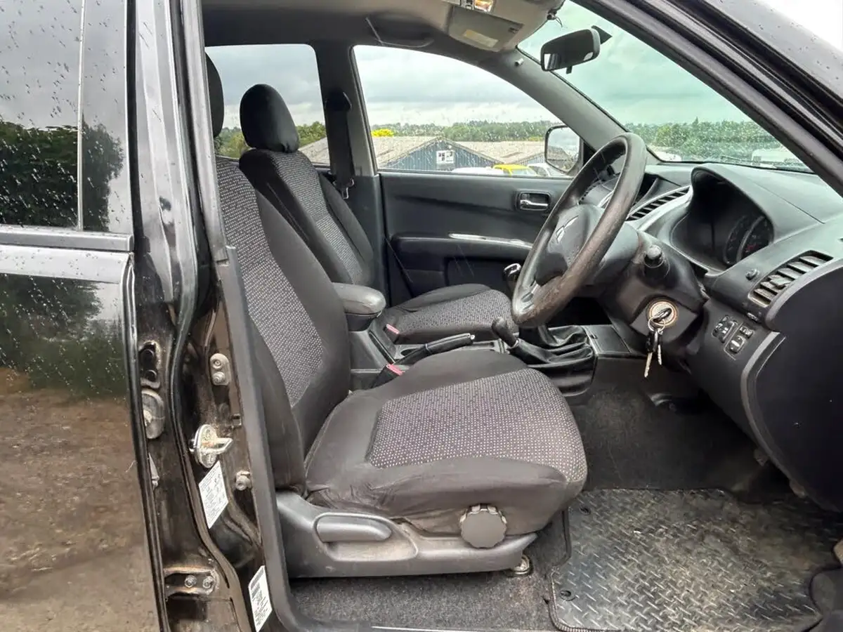 2014-mitsubishi-l200-25td-trojan-big-6