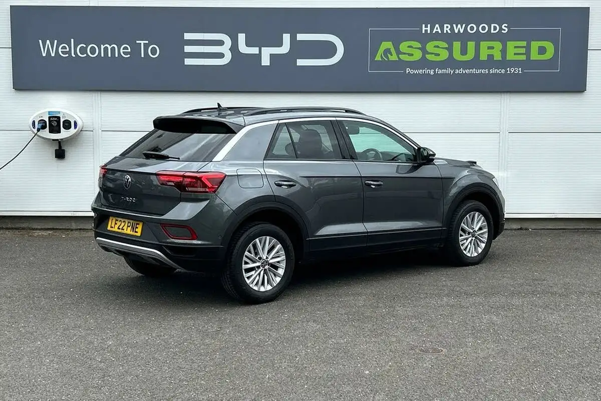 2022-volkswagen-t-roc-15-tsi-life-dsg-big-5