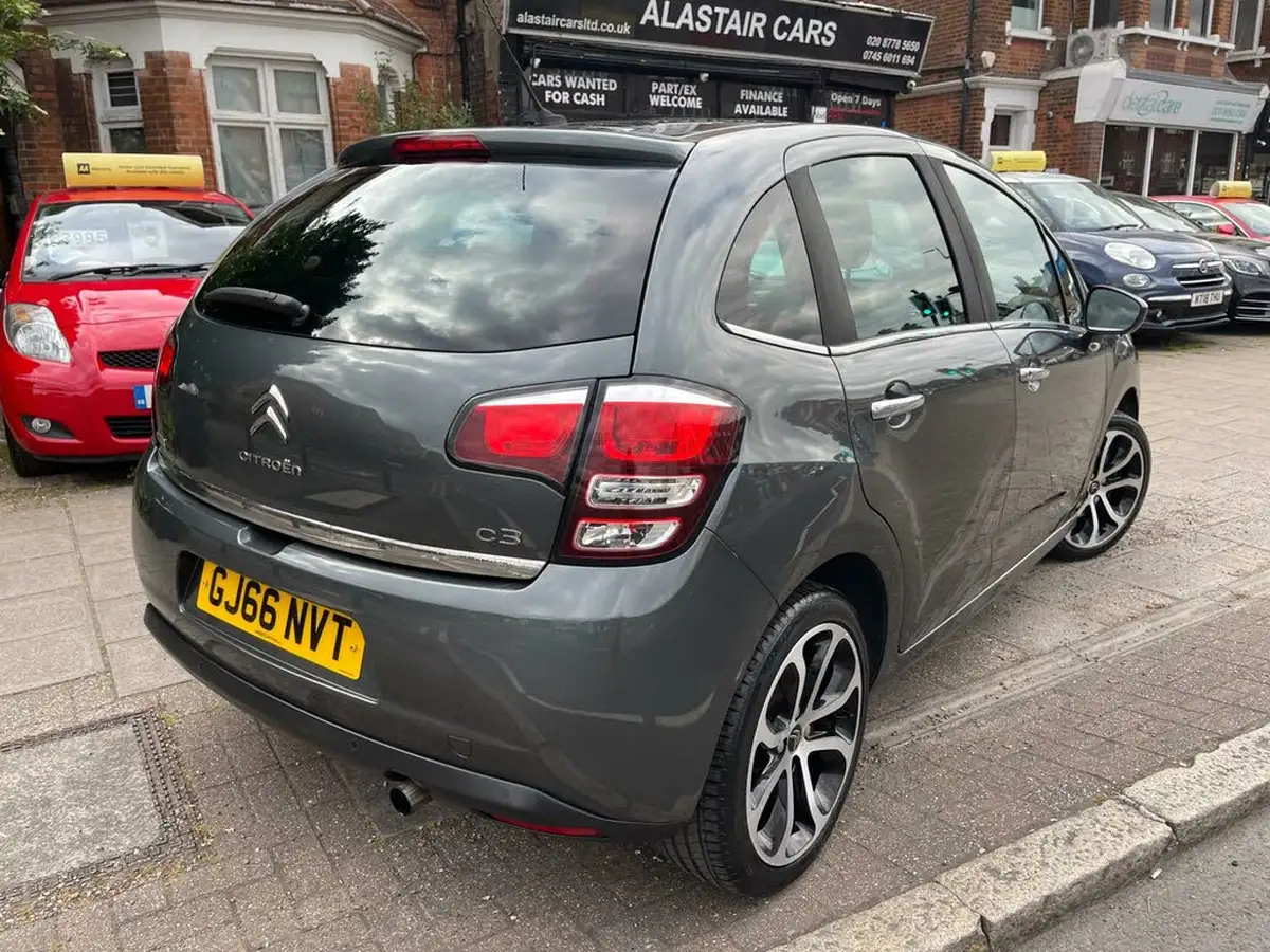 2016-citroen-c3-12-puretech-platinum-big-2