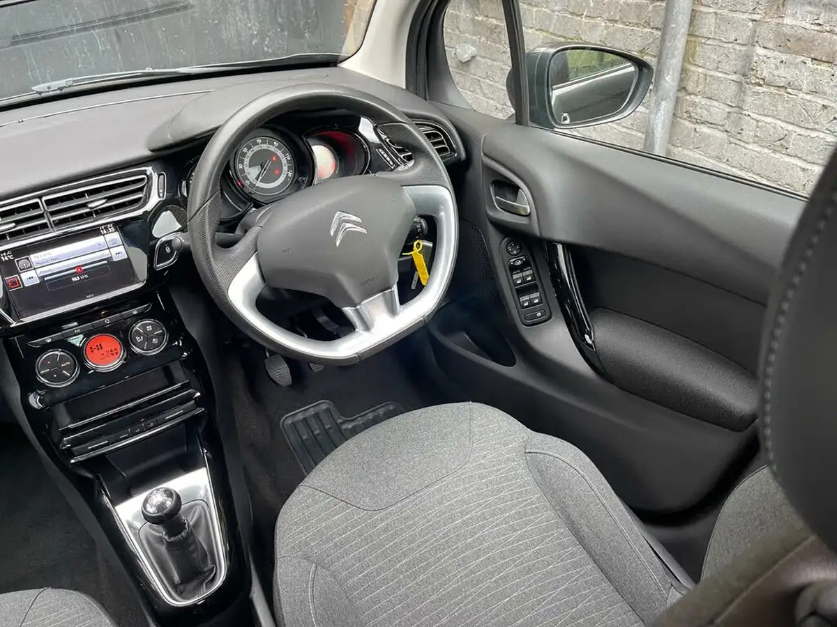 2016-citroen-c3-12-puretech-platinum-big-26