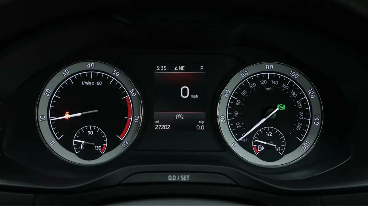 2020-skoda-karoq-15-tsi-sportline-dsg-big-10