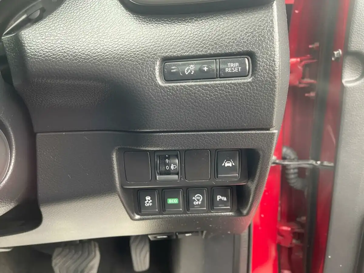2015-nissan-qashqai-12-n-tec-xtronic-cvt-big-36