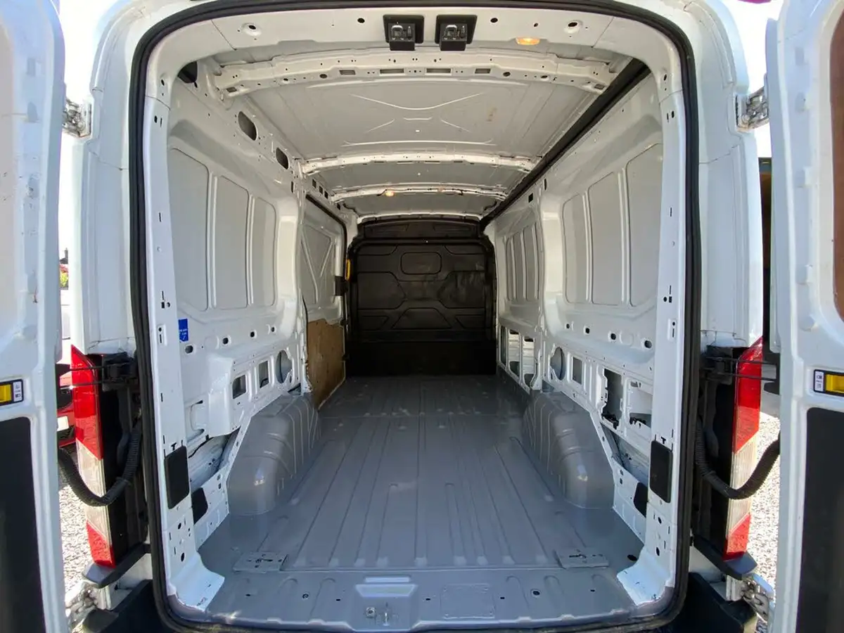 2017-ford-transit-20tdci-310-l2h2-105pseu6-big-7
