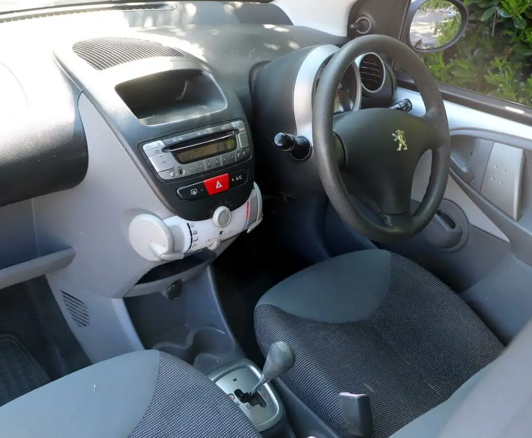 2008-peugeot-107-10-urban-5d-2-tronic-big-16